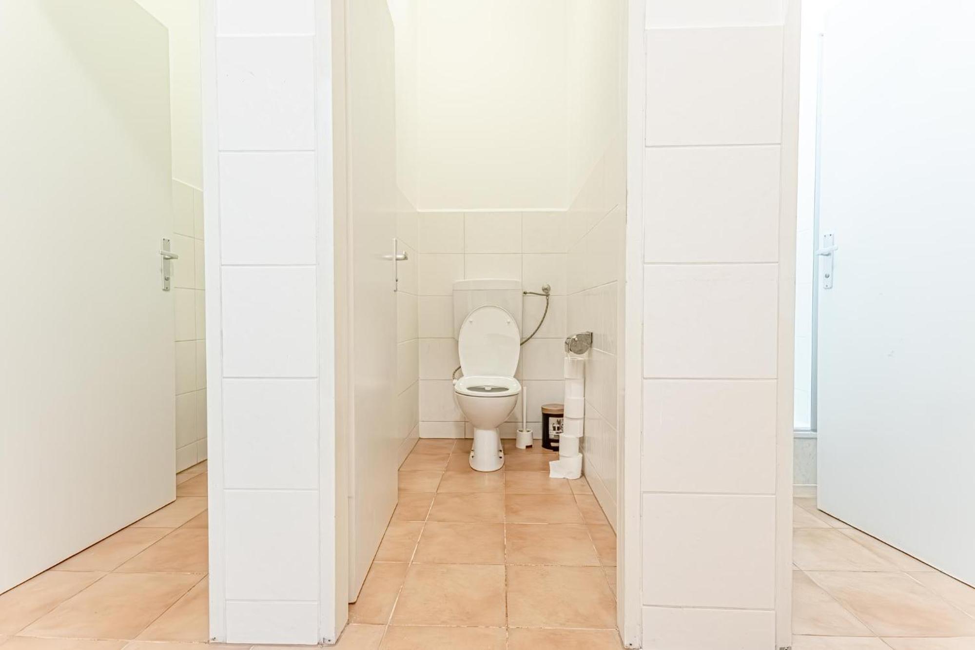 Loevly Shared 6Br With Garden Near Danube & Millenium City Viena Exterior foto