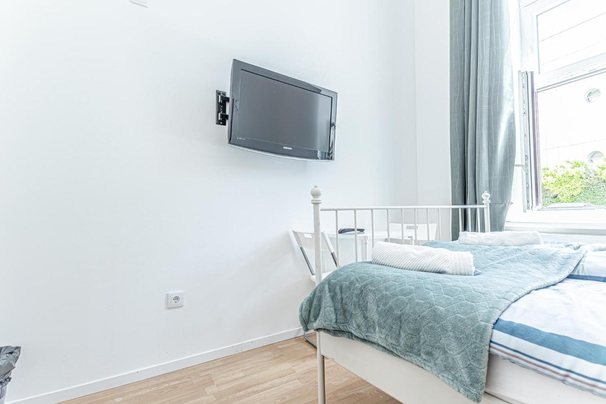 Loevly Shared 6Br With Garden Near Danube & Millenium City Viena Exterior foto